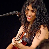 Cantora lança site para que os fãs acompanhem o desenvolvimento do projeto.