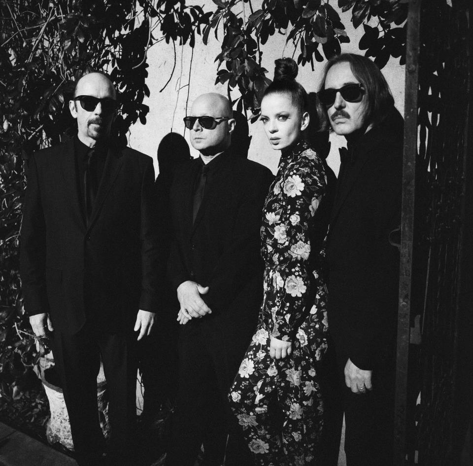 Garbage: banda prentede lançar b-sides de último álbum