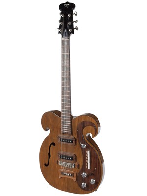 Guitarra de Lennon e Harrison (Foto: REUTERS/Julien's Auction/Handout)
