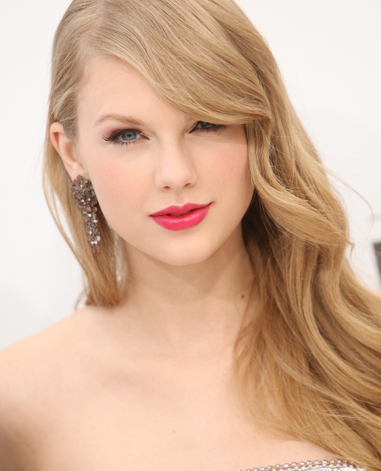 Taylor Swift lidera ranking com patrimônio de US$200 mi aos 24 anos (Divulgação)