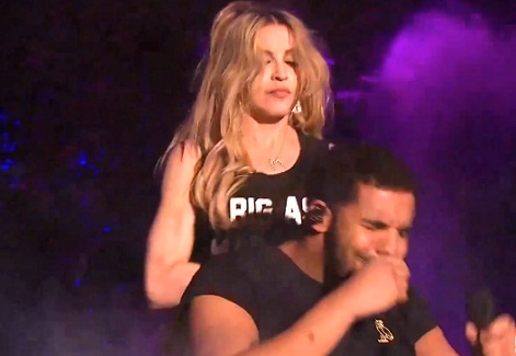 Drake tentou afastar Madonna durante momento no festival Coachella (Divulgação)