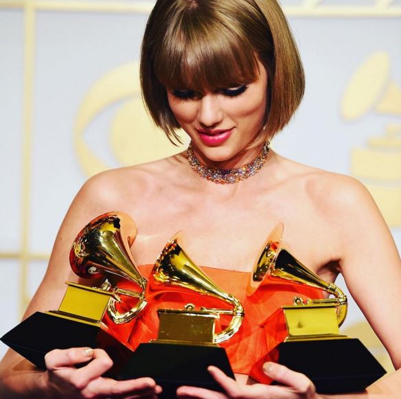 Estrela pop faturou três prêmios durante o Grammy (Reprodução/Instagram)