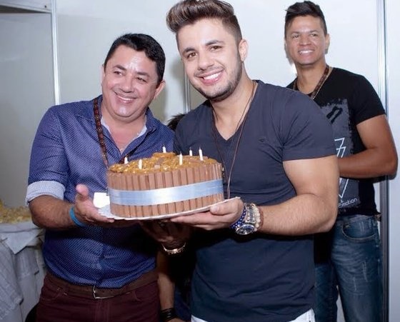 João Reis ao lado do filho, Cristiano Araújo (Reprodução/Instagram)