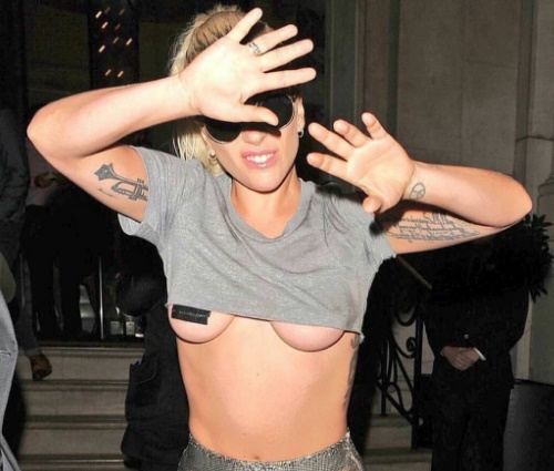 Gaga esteve em Londres e cantou em pequeno clube da cidade (Reprod./Instagram)