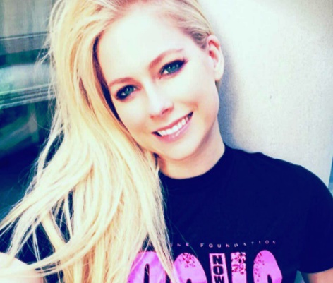 Avril Lavigne foi uma das vítimas da ação de phishing (Reprodução/Instagram)