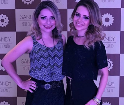 Foto foi feita no show de encerramento da turnê de Sandy (Reprodução/Instagram)