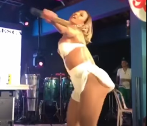 Valesca diz que não notou porque seus seios são'durinhos' (Reprodução/YouTube)