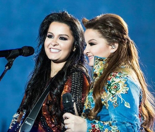Dupla tem rodado o Brasil e chega a fazer 31 shows por mês (Reprodução/Facebook)