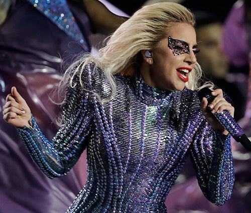 Gaga fez apresentação orçada em US$ 10 milhões no evento esportivo (Divulgação)