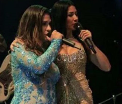 Perfil no Instagram tirou sarro da roupa de Simone em show (Reprod./Instagram)