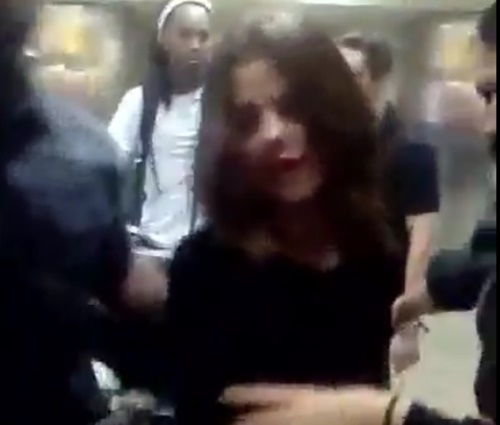 Recepção inusitada aconteceu em aeroporto de Guarulhos (Reprodução/Twitter)