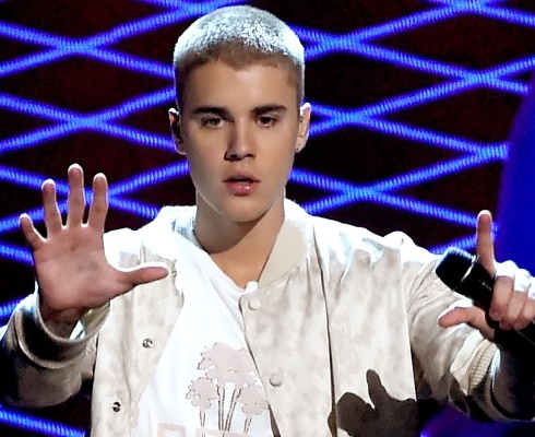 Bieber teria ficado encantado por Anitta após assistir a um clipe dela (Reprod.)