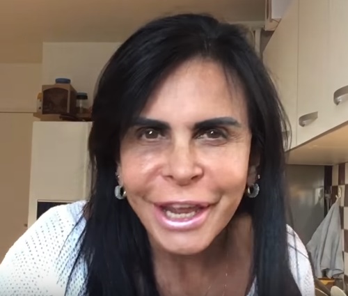 Situação foi relatada em canal de Gretchen no YouTube (Reprodução)