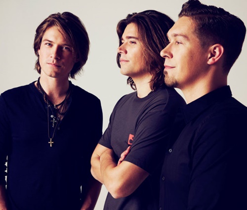 Irmãos compararam canções do astro pop a DST (Divulgação)