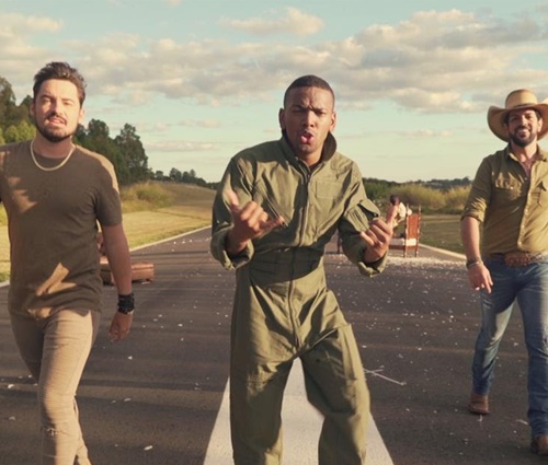 Clipe foi gravado em aeroporto particular no interior de SP (Repr./YouTube)