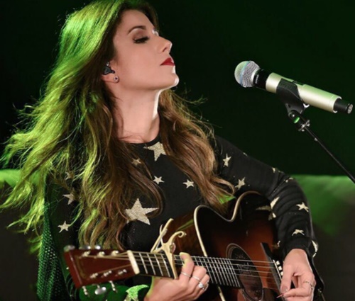 Cantora lançou música, intitulada'Traidor', que aborda assunto (Rep./Instagram)