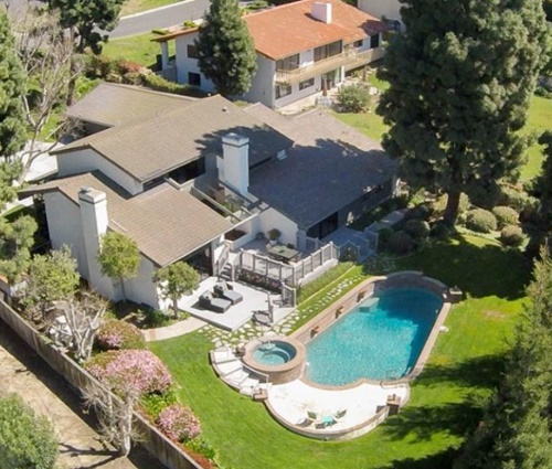Casa fica em condomínio de Los Angeles, nos Estados Unidos (Reprodução)