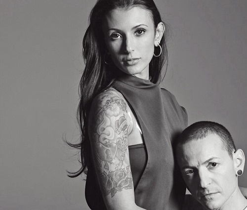 Para Talinda, Chester'se libertou da dor' (Divulgação)