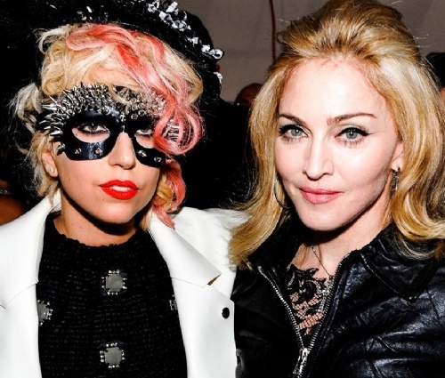 Gaga (esq.) não gostou de Madonna ter falado mal dela na imprensa (Reprodução)