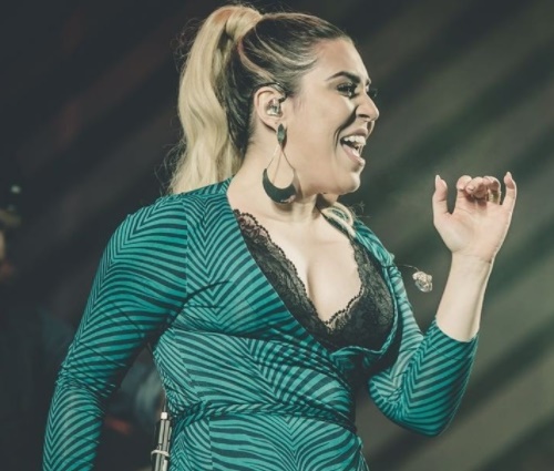 'Já ouvi pessoas rindo da minha cara', disse Naiara Azevedo (Reprod./Instagram)