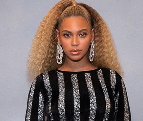 Beyonc Surpreende Ao Ir Em Evento Com Cabelo Natural Revista Cifras