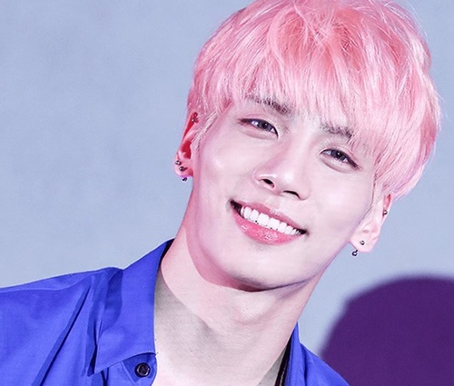 Jonghyun foi encontrado morto; suspeita é de suicídio (Divulgação)