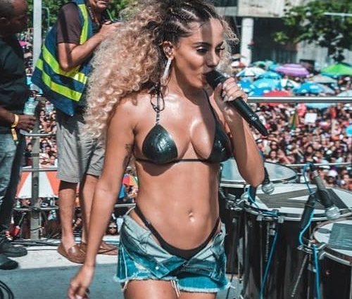 'A gente não pode roubar o que é dos outros', disse Anitta (Reprod./Instagram)