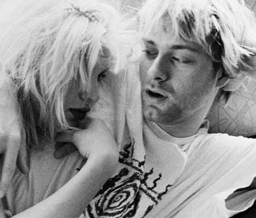 'Deus, como sinto sua falta', diz Courtney no post (Reprodução/Instagram)