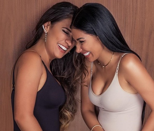 As irmãs compartilharam imagens da campanha (Reprodução/Instagram)