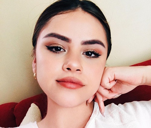 Semelhança entre Sofia Solares (foto) com Selena Gomez impressiona (Instagram)