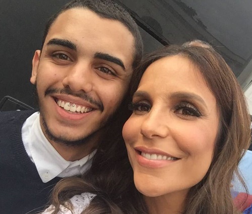 Fã viajou de RJ a SP para tatuar rosto de Ivete (Divulgação)