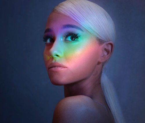 Imagem promocional do single'No Tears Left To Cry' (Divulgação)