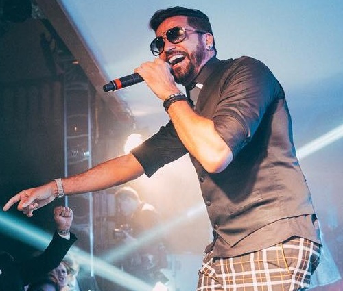 Guilherme, o 'novo' filho, foi apresentado por Latino nas redes (Rep./Instagram)