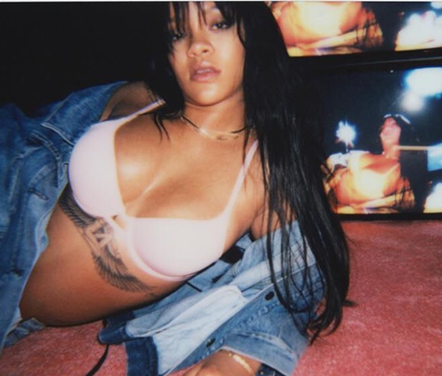 Cantora publica fotos utilizando produtos da nova marca (Reprodução/Instagram)