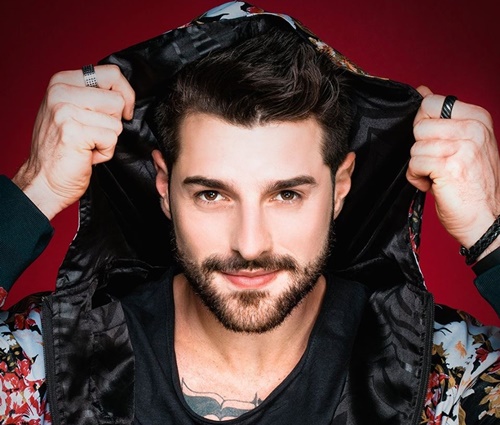 'Nascemos de novo!', afirmou o DJ pelas redes sociais (Reprodução/Instagram)