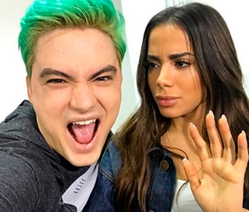 Youtuber e cantora levaram 3 troféus cada (Divulgação)