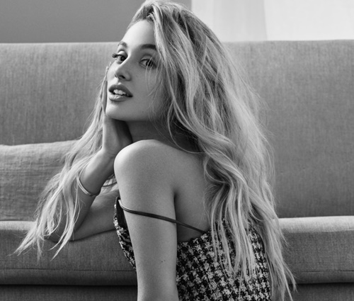 Ariana não consegue falar do atentado sem chorar (Vogue/Reprodução/Instagram)