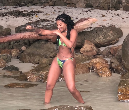 Ludmilla curtiu o feriado em Angra dos Reis (Reprodução/Instagram)