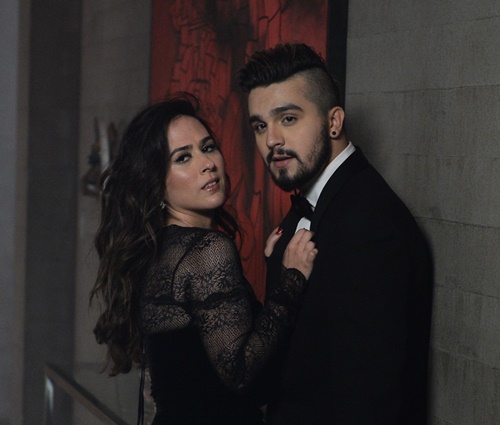 Luan e Tatá vivem um casal apaixonado no clipe (Francisco Cepeda/AgNews)