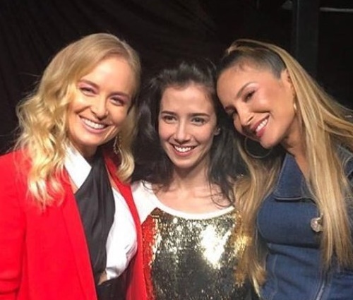 Nos bastidores, as duas posaram juntas com Angélica (Divulgação)