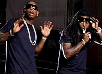 Ja Rule e Lil Wayne foram apreendidos com armas de fogo em 2007.