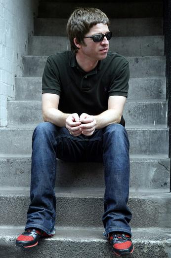 Ex-Oasis Noel Gallagher segue com carreira solo