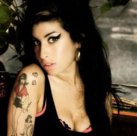 Amy Winehouse recebe indicação póstuma para prêmio de música britânico.