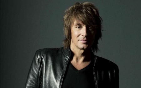 Richie Sambora (foto) vem sendo substituído por Phil X (Divulgação)