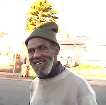 Imagem de Marcus Malone durante o reencontro (Reprodução)