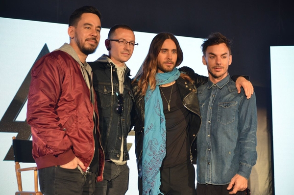 Foto da coletiva de imprensa com membros das três bandas (Getty Images)