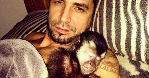 Cantor agora precisa manter Twelves dentro de casa (Reprodução/Instagram)