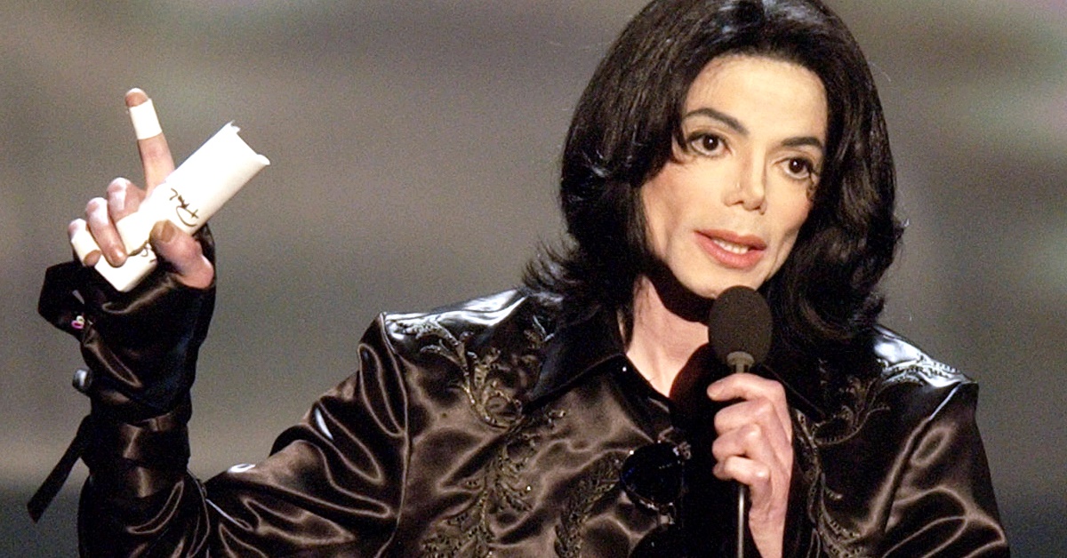 Mundo descobrirá em 2017 que Michael Jackson está vivo, diz vidente