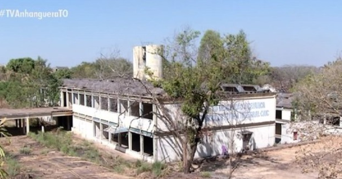 Idosa - morta em escola adolescente