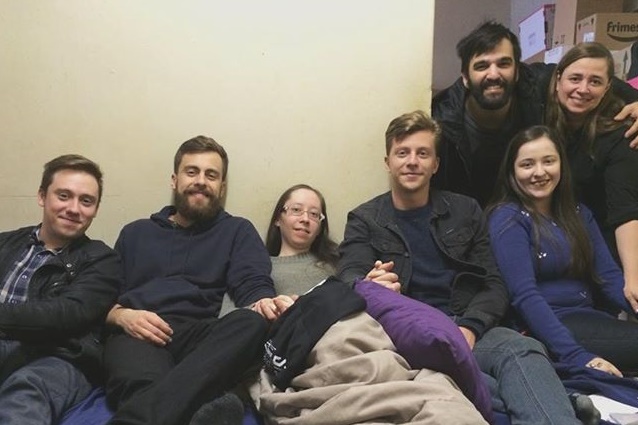 Grupo quer ajudar fã com Síndrome de Ehlers Danlos (Reprodução/Facebook)